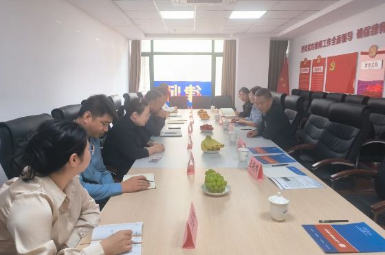 醫(yī)藥衛(wèi)生法律專業(yè)委員會(huì)主任李俊平、副主任柴查理、李廣成、王曉博及委員會(huì)秘書長(zhǎng)原藝?yán)俚群诵某蓡T